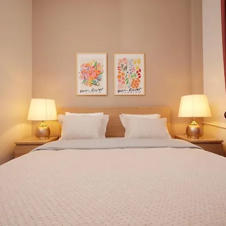 Taksim Square - Unique Loft For 12 Guests Stambuł