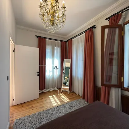 Taksim Square - Unique Loft For 12 Guests イスタンブール