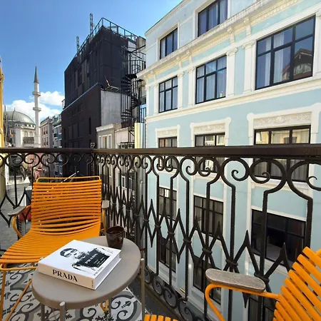 Taksim Square - Unique Loft For 12 Guests Апартаменты *