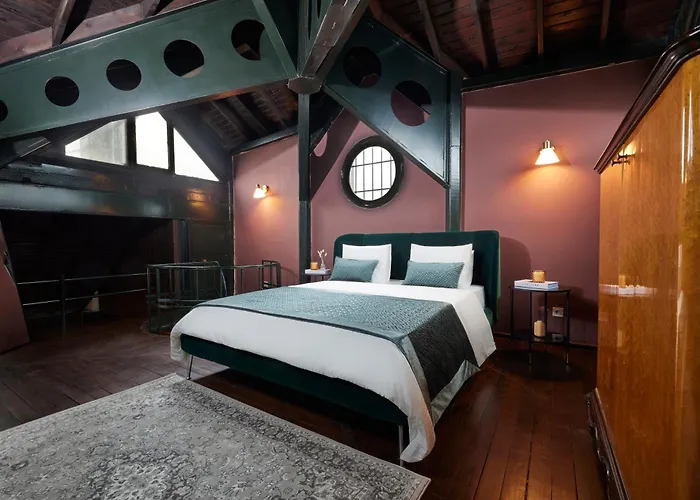 Taksim Square - Unique Loft For 12 Guests